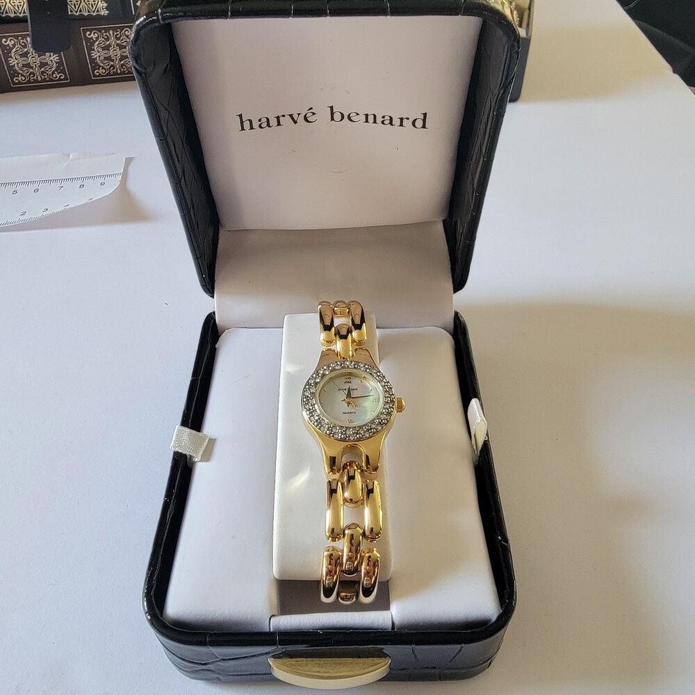 Harvé Benard Gold Tone Womens Necklace Watch Quartz Crystal Bezel Gift Boxed